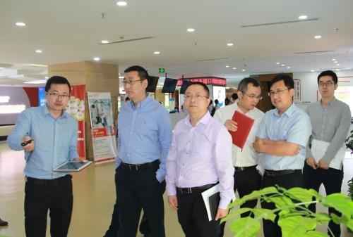 成都高新区党工委副书记、管委会主任余辉调研盈创动力